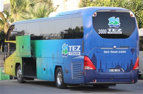 A­n­t­a­l­y­a­­d­a­ ­T­u­r­ ­O­t­o­b­ü­s­ü­ ­İ­l­e­ ­T­r­a­k­t­ö­r­ ­Ç­a­r­p­ı­ş­t­ı­:­ ­1­ ­Y­a­r­a­l­ı­